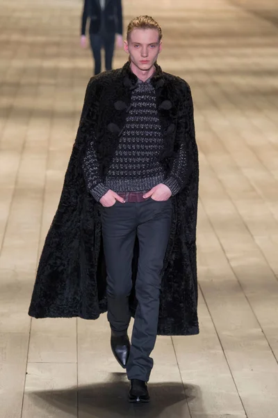 Look 38